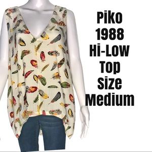 Piko 1988 Feather Print Hi Low Top Size Medium